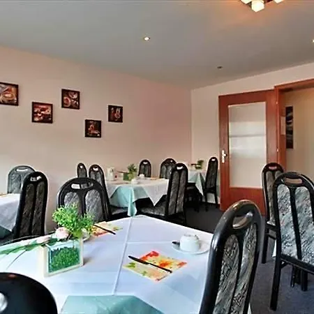 Alscher Bed and Breakfast Λεβερκούζεν